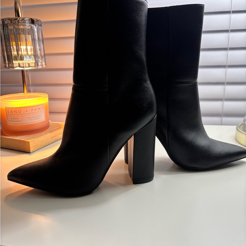 Lulu's Black Heeled Boots Sleek Design